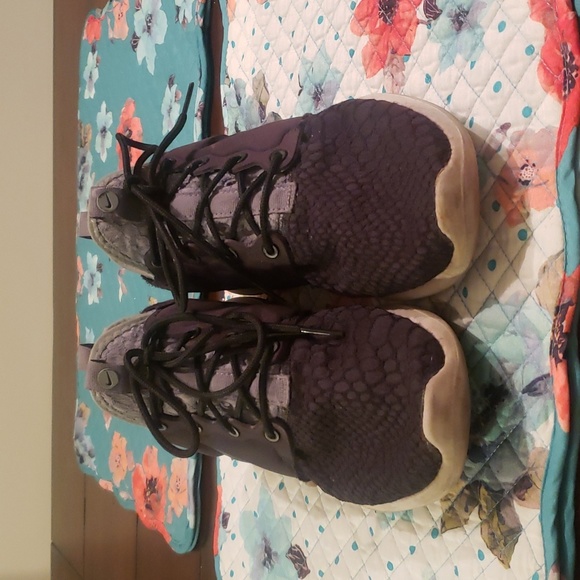 Nike Women's Sneakers - Picture 2 of 7